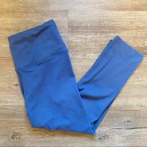 Yogalicious Blue Cropped Capri Leggings